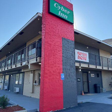 Cyber Inn Augusta Buitenkant foto
