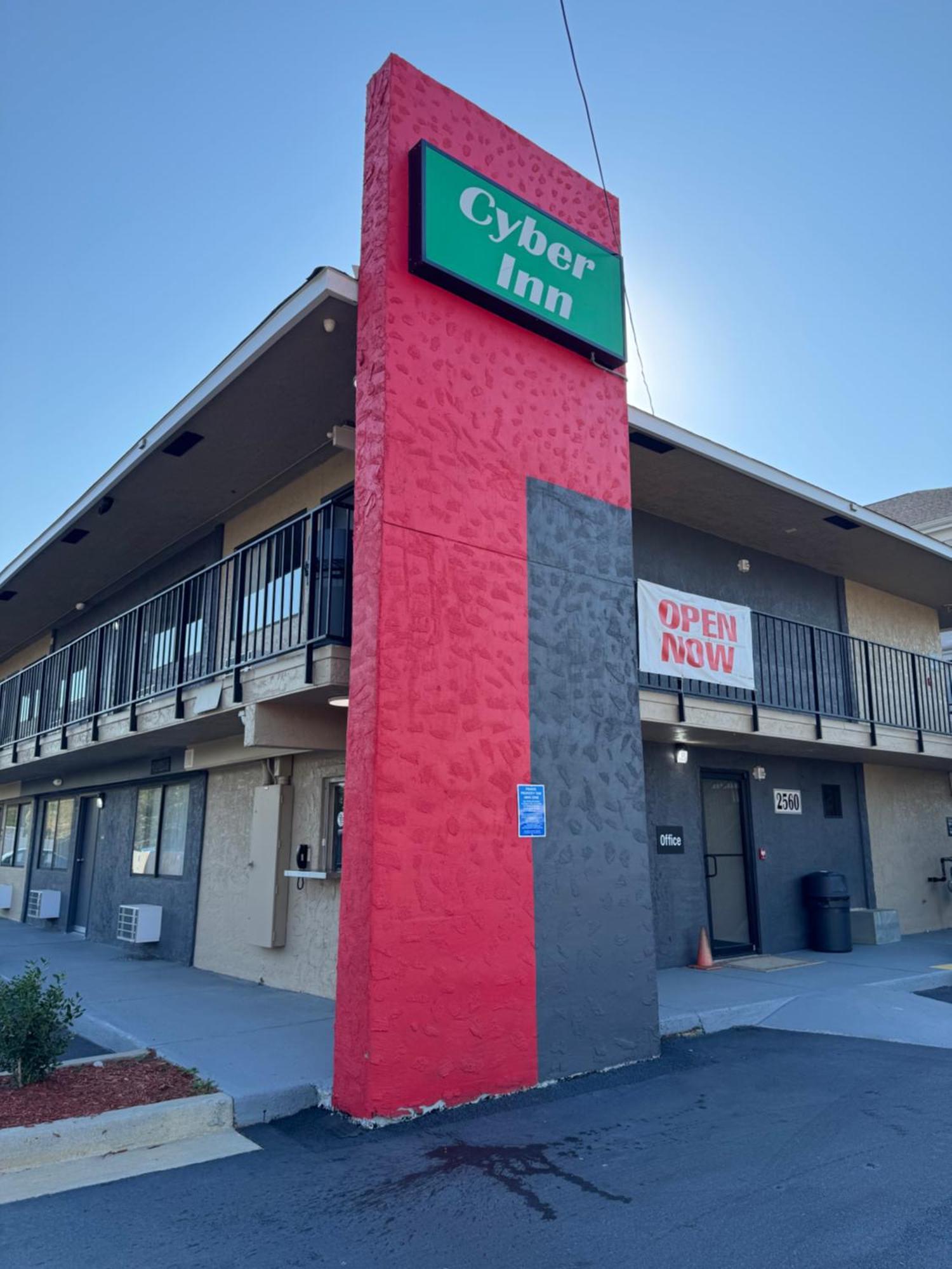 Cyber Inn Augusta Buitenkant foto